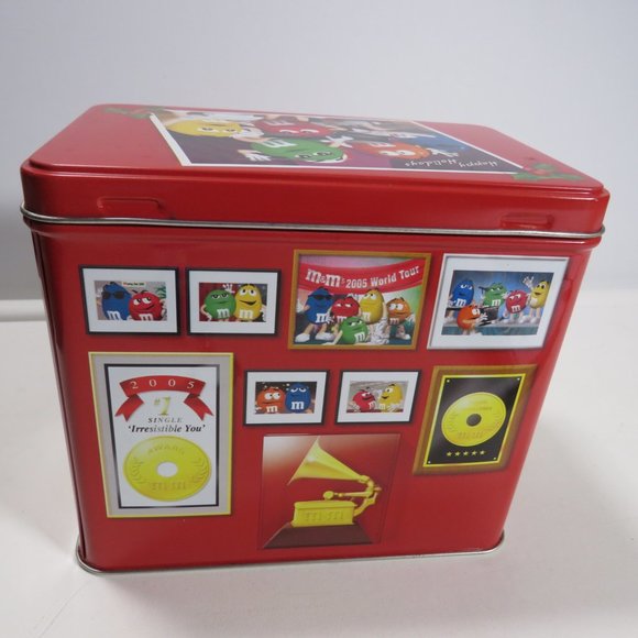 M&M "On Air" Recording Studio Metal Tin Christmas Village & Imitation Keychain - Picture 5 of 15